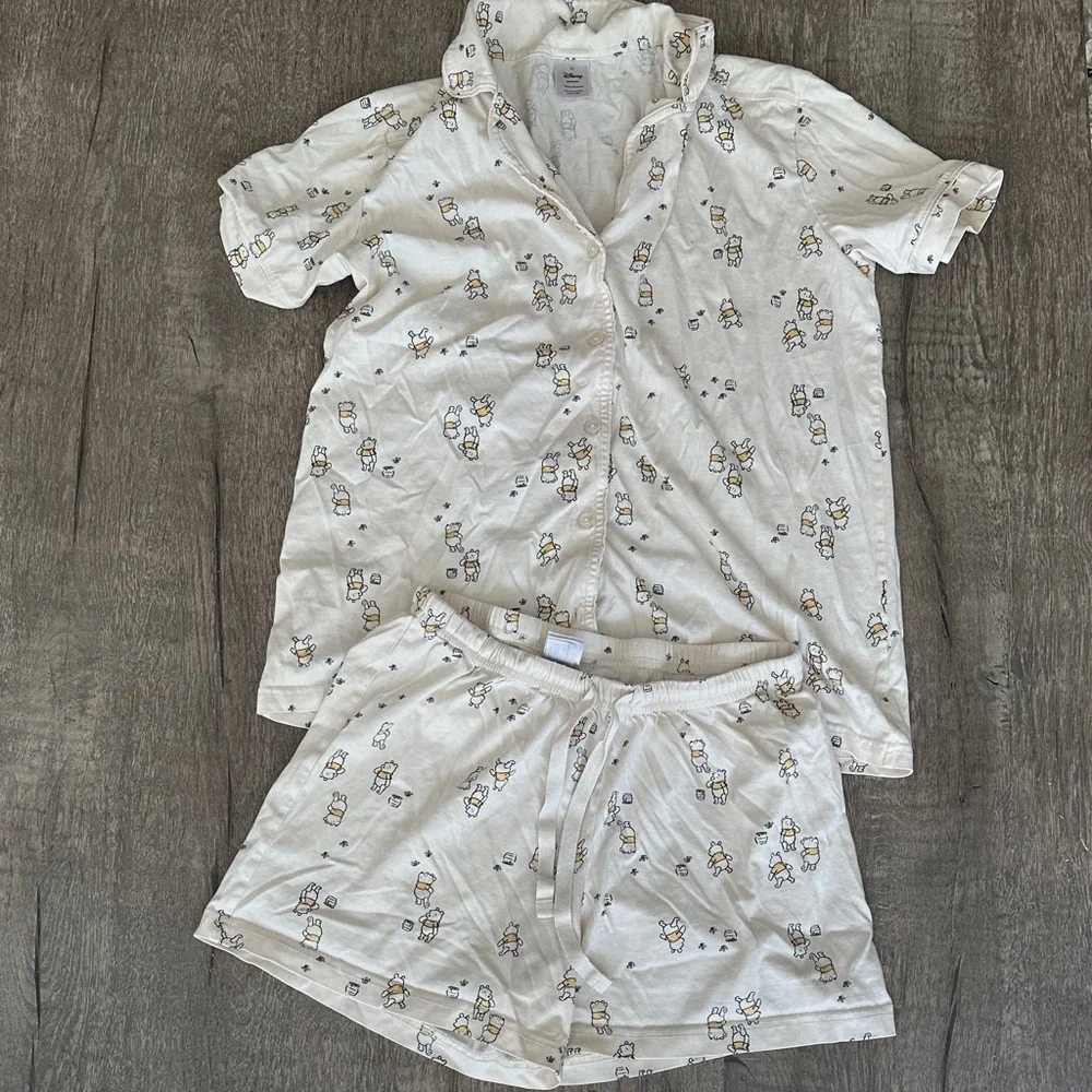 Disney Cream & Yellow Winnie the Pooh Short Pajama Set - Picture 1 of 3